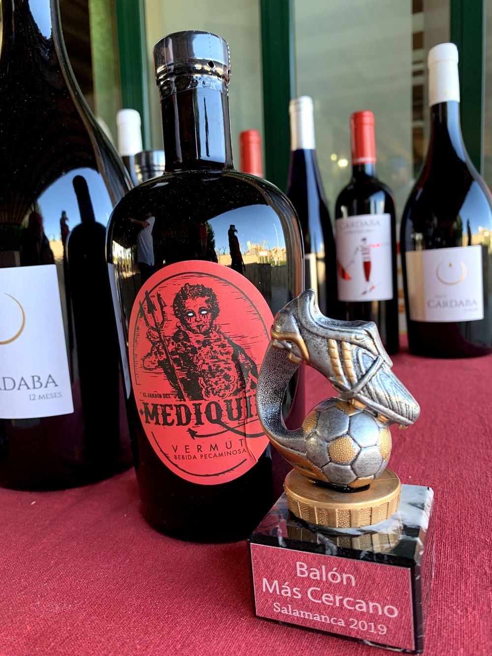 El jardín del MEDIQUÍN premio a la bola más cercana.